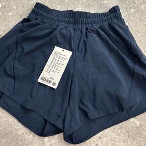 Lululemon Track That HR Short 5” lined Size 8 Navy in color